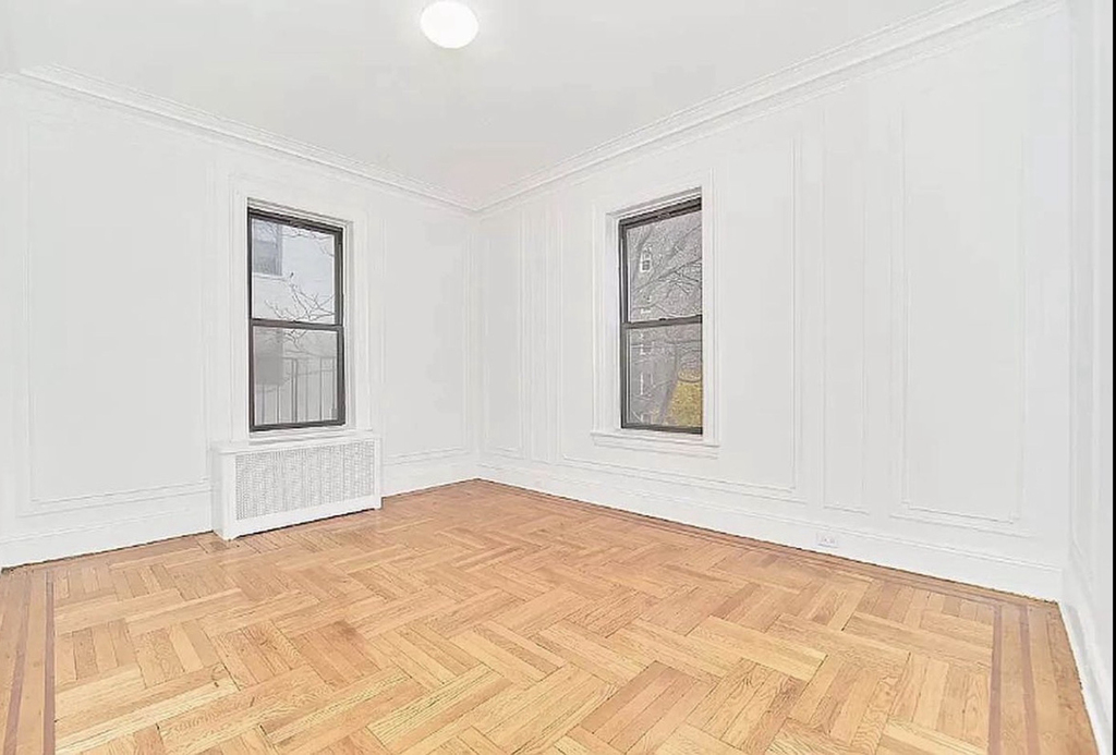 East 5th Street - Photo 5