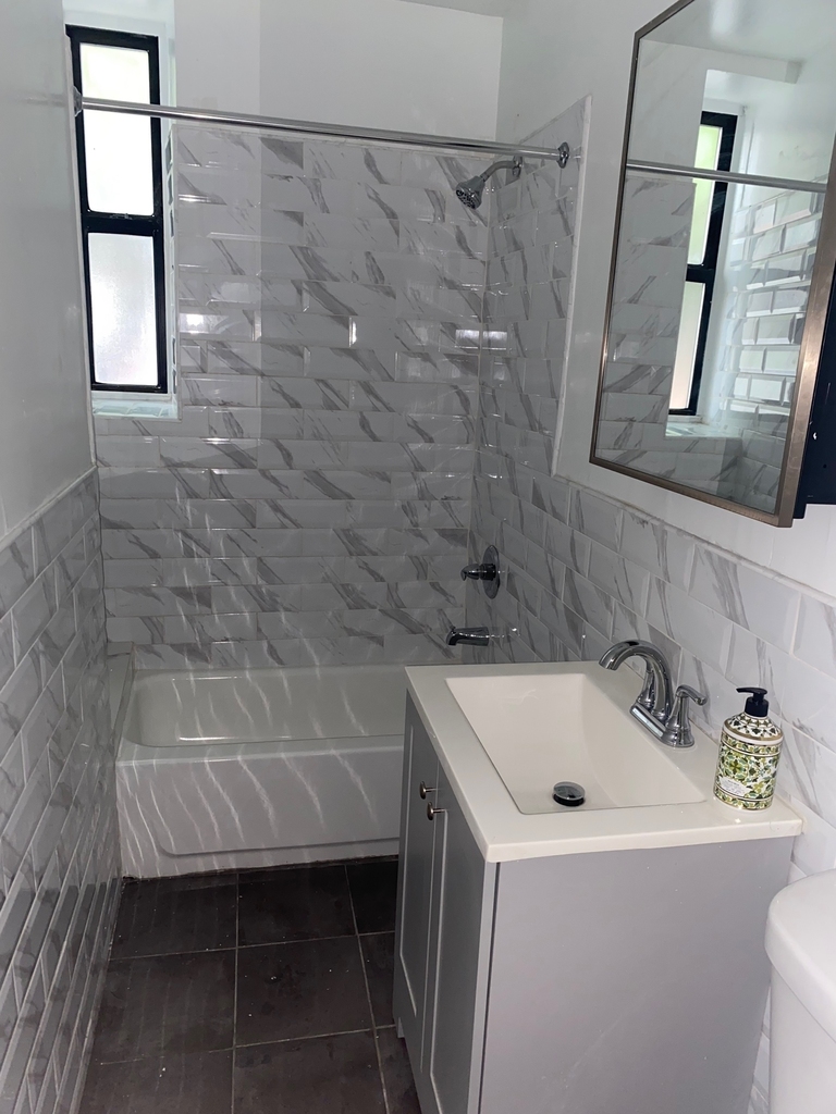34-56 33rd Street - Photo 2