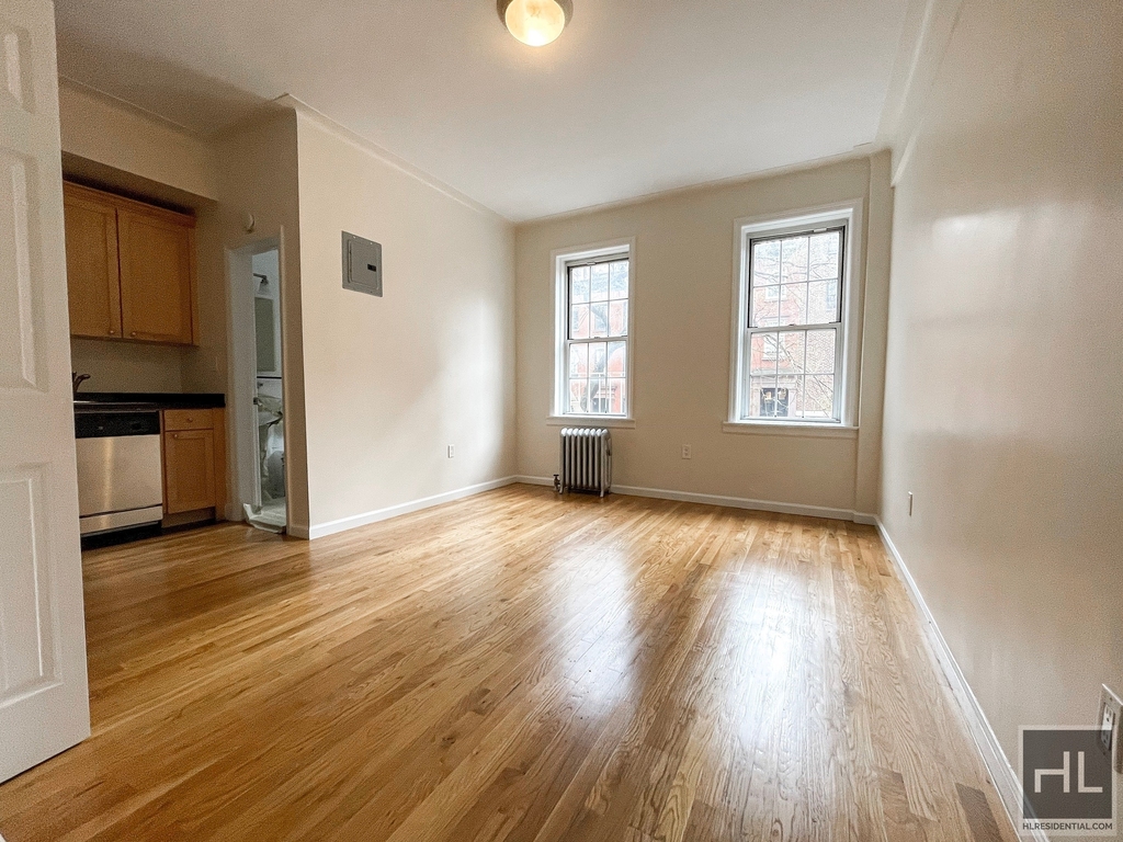 West 13 Street - Photo 0