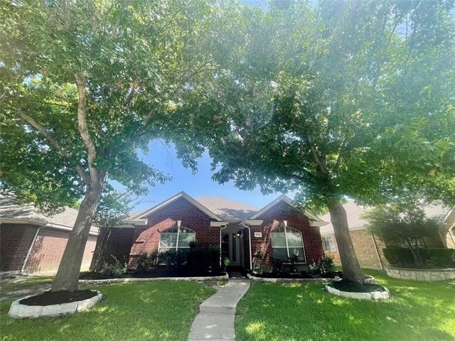 1535 Silver Spur Drive - Photo 0
