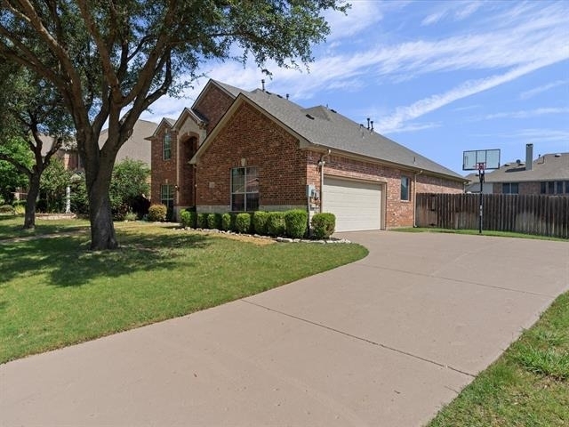 221 Westminister Avenue - Photo 1