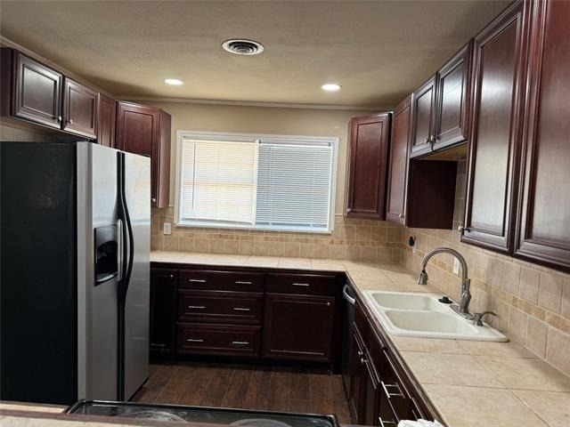 2518 Bennett Drive - Photo 3