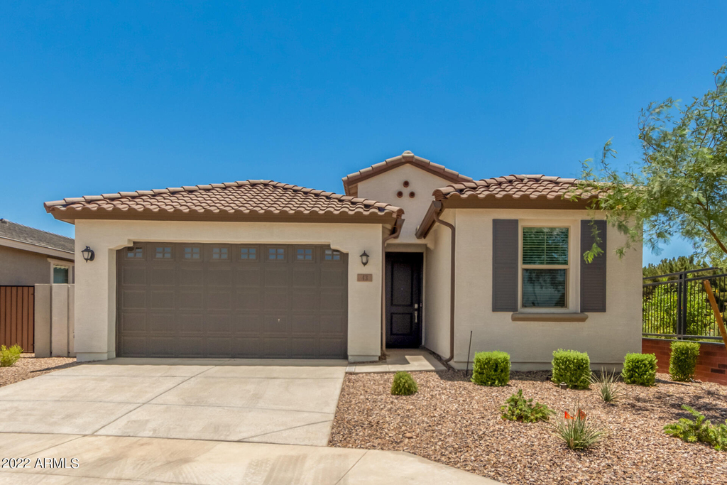 43 E Capricorn Way - Photo 1