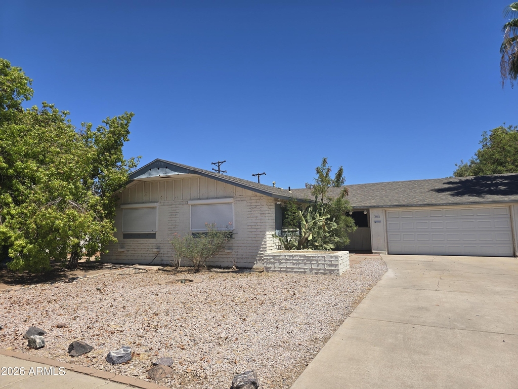 3902 W Northview Avenue - Photo 0