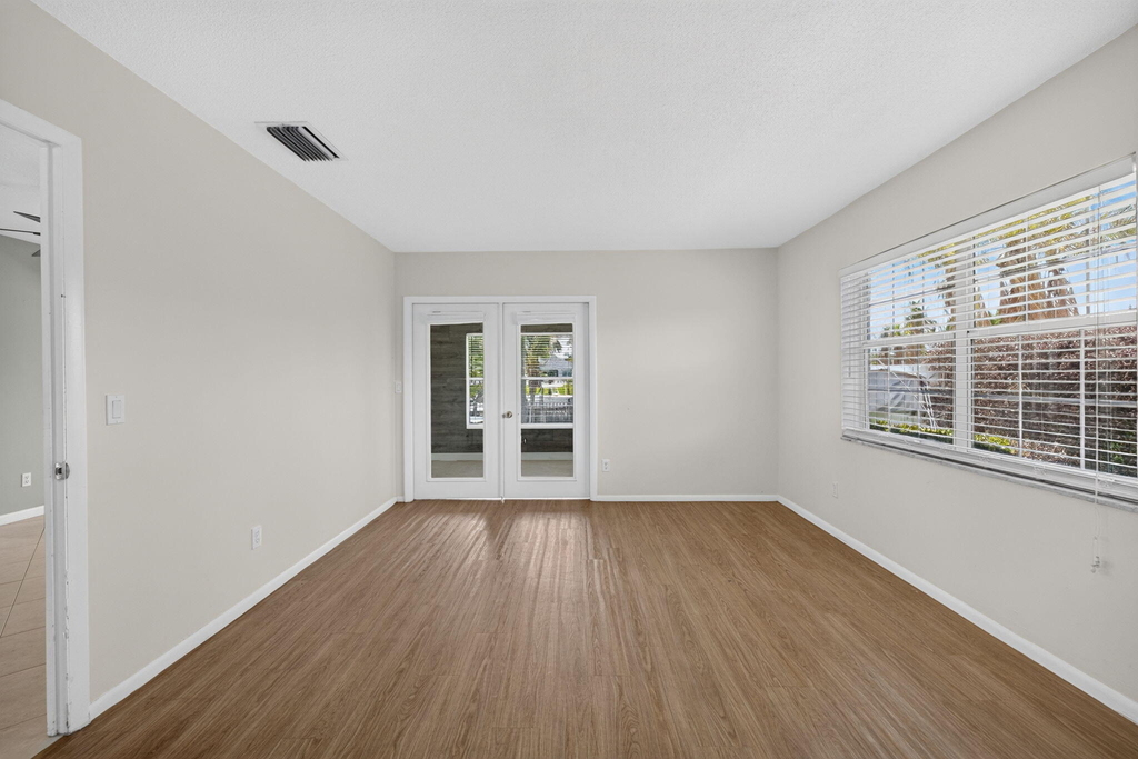 416 Se Naranja Avenue - Photo 17