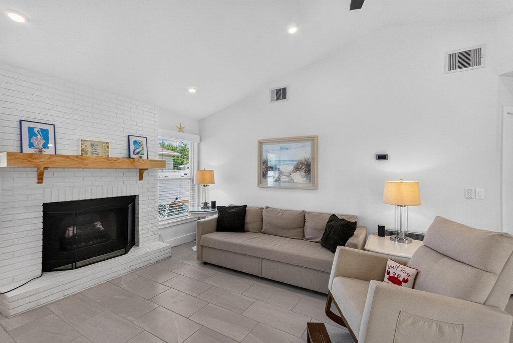 272 Sw Fairchild Avenue - Photo 6