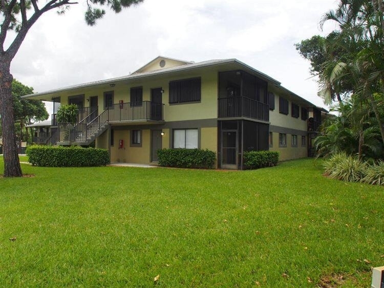632 Trace Circle - Photo 0