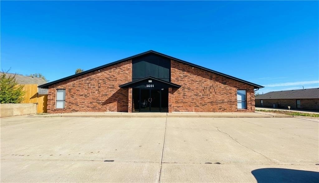 1601 Greenbriar Place - Photo 1
