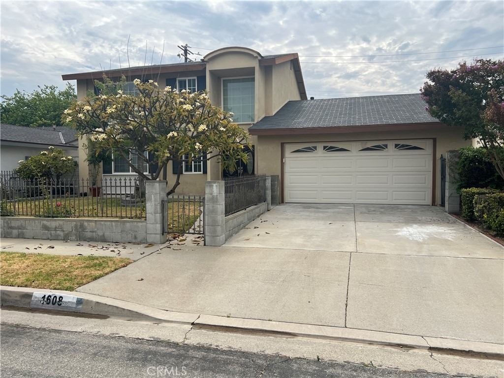1608 Annadel - Photo 0
