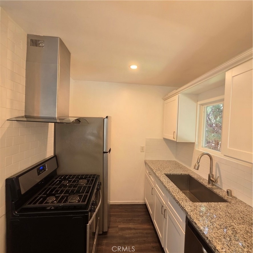 5432 Woodlake Avenue N - Photo 10