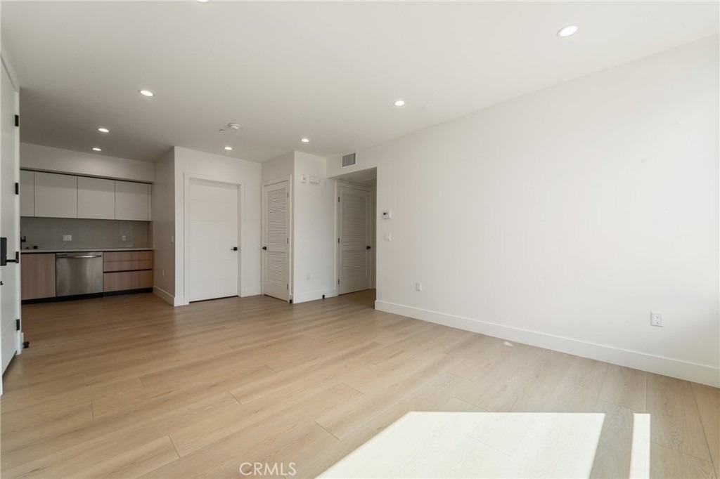 7510 Sepulveda Boulevard - Photo 9