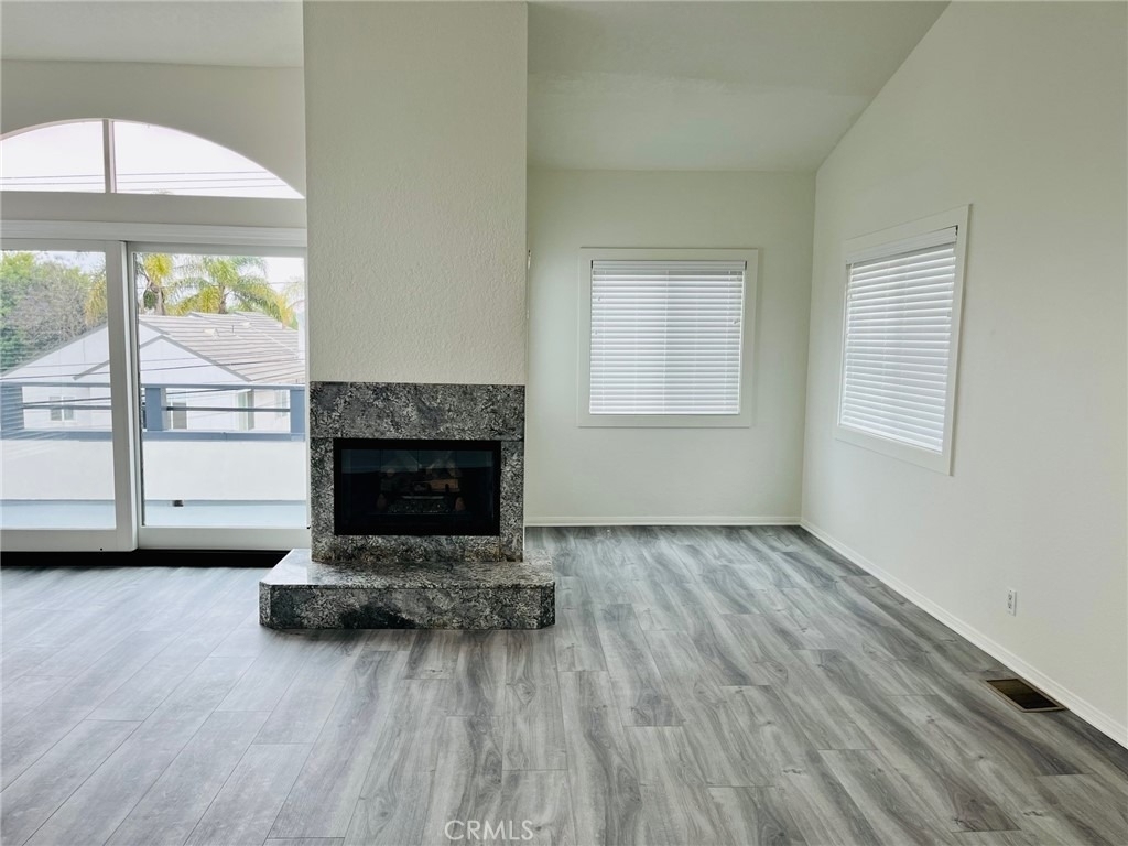 638 3rd Street - Photo 5