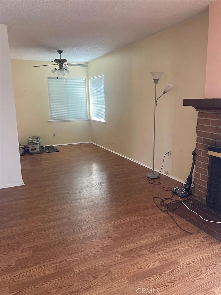 145 E Quincy - Photo 2