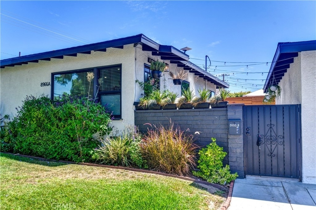 8966 A Gunn Avenue - Photo 0