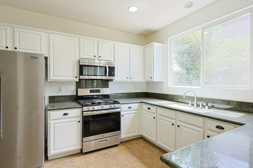 1046 Strawberry Creek Rd - Photo 11