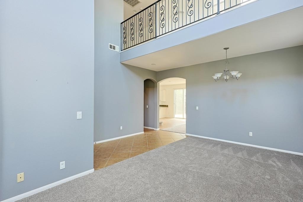1046 Strawberry Creek Rd - Photo 2