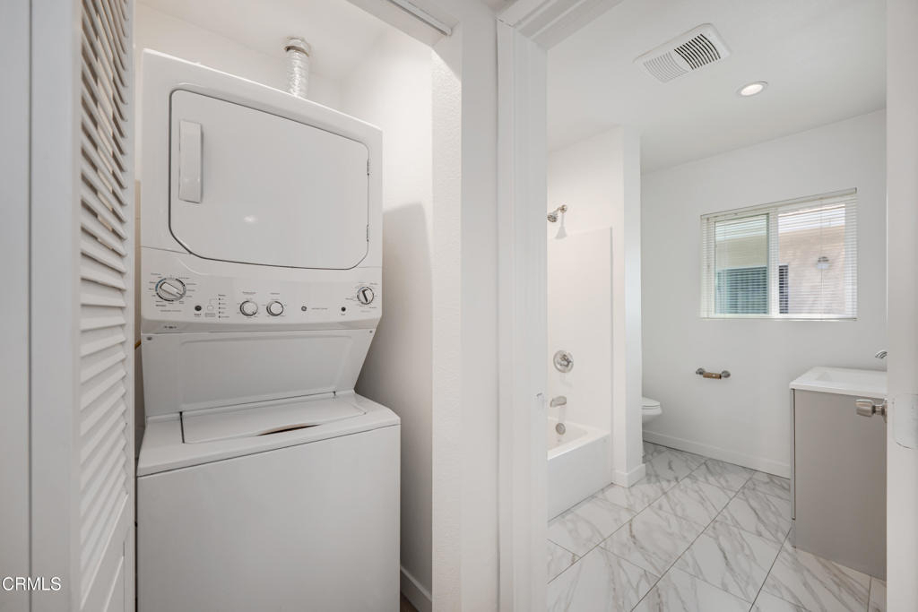 627 E Magnolia Boulevard - Photo 9