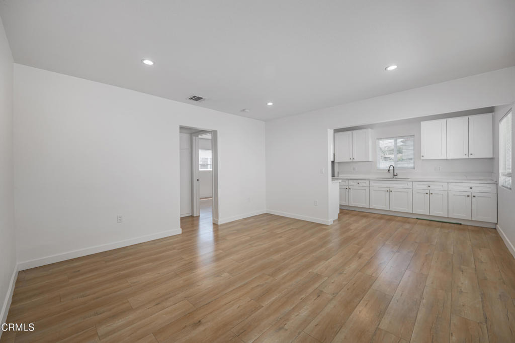 627 E Magnolia Boulevard - Photo 1