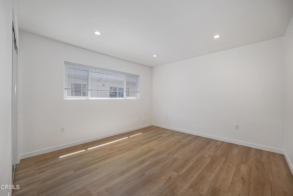 627 E Magnolia Boulevard - Photo 11