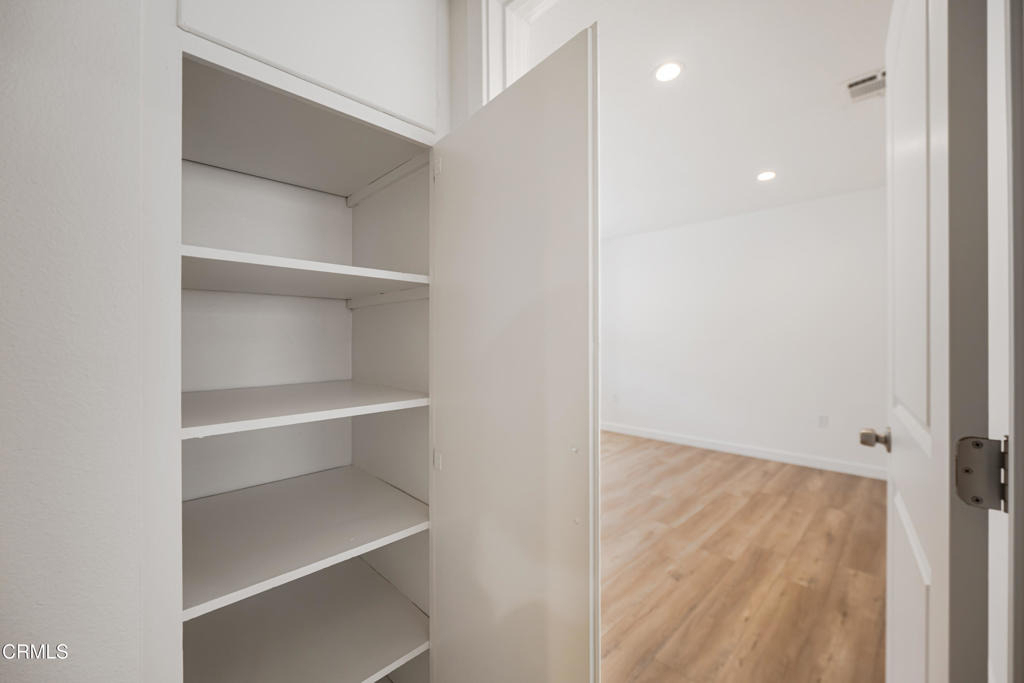 627 E Magnolia Boulevard - Photo 10