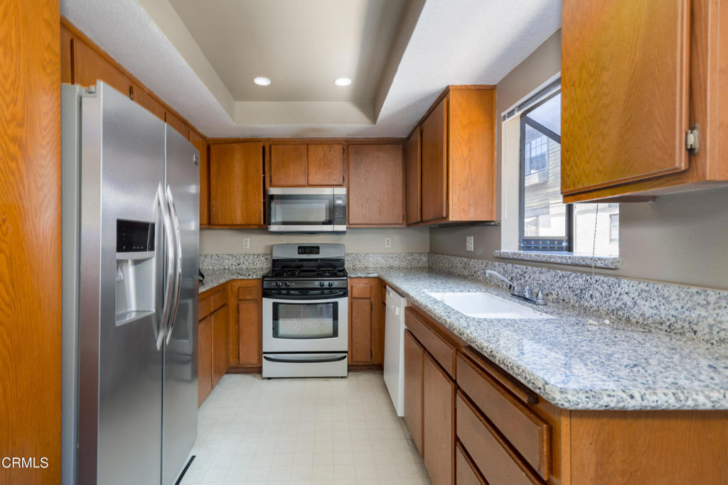 64 N Oak Avenue - Photo 5