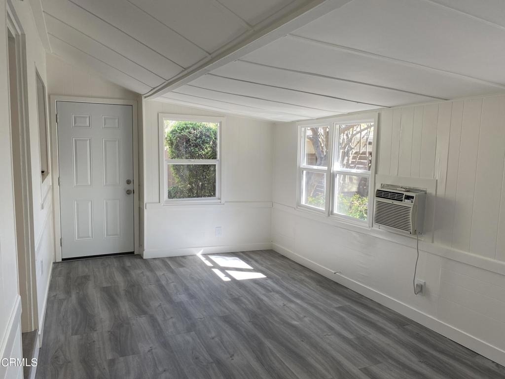 1523 N Grand Oaks Avenue - Photo 3
