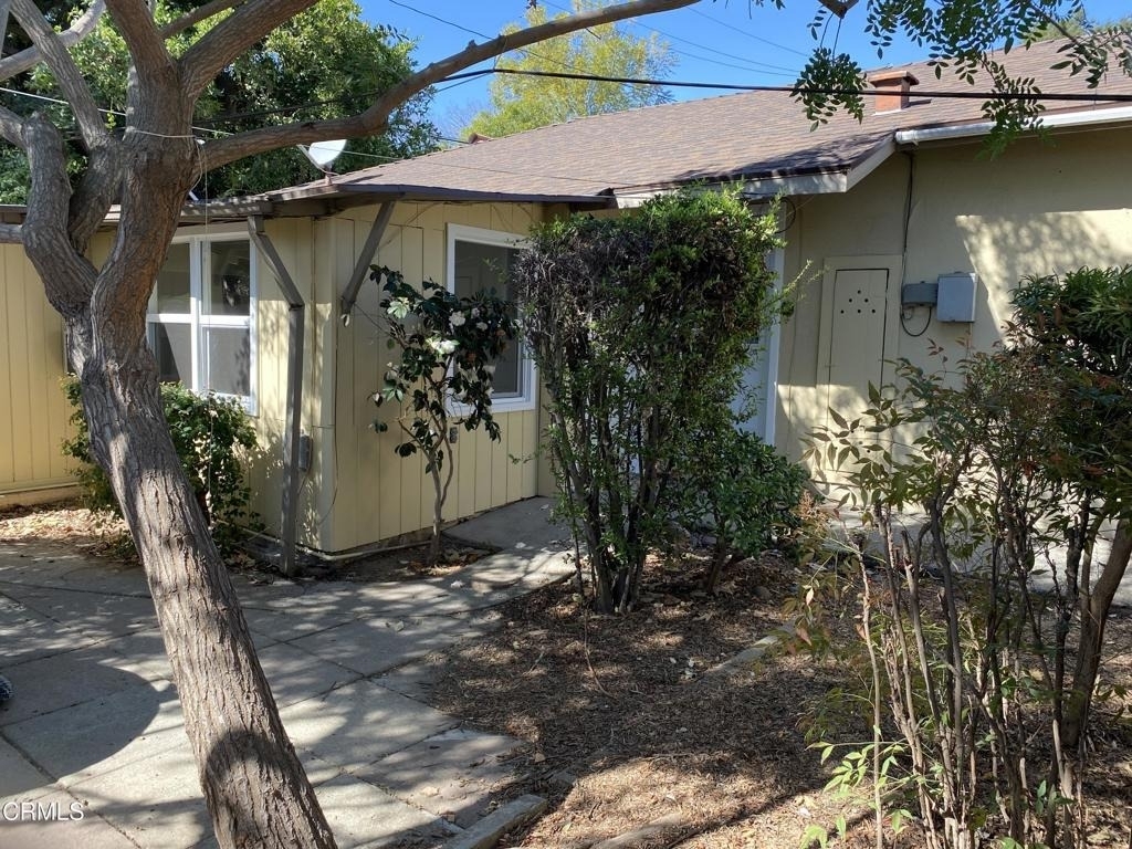 1523 N Grand Oaks Avenue - Photo 1