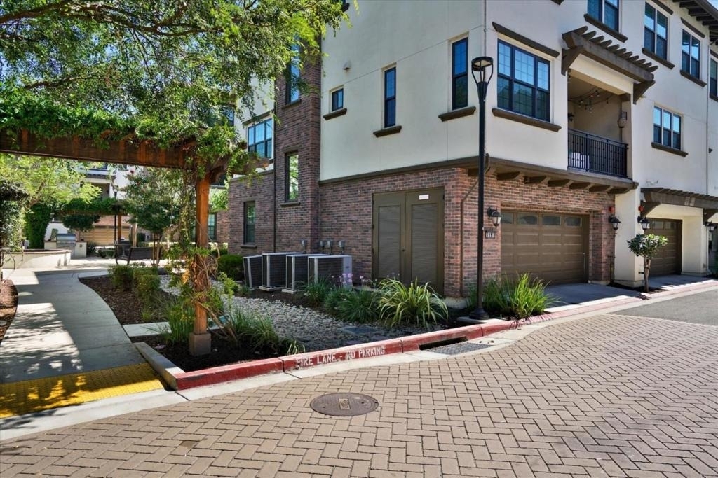 1991 Barcenilla Lane - Photo 0