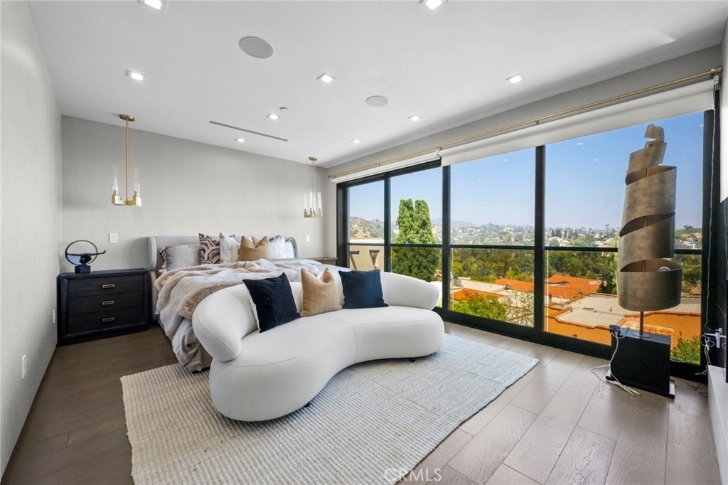 2033 Glencoe - Photo 8