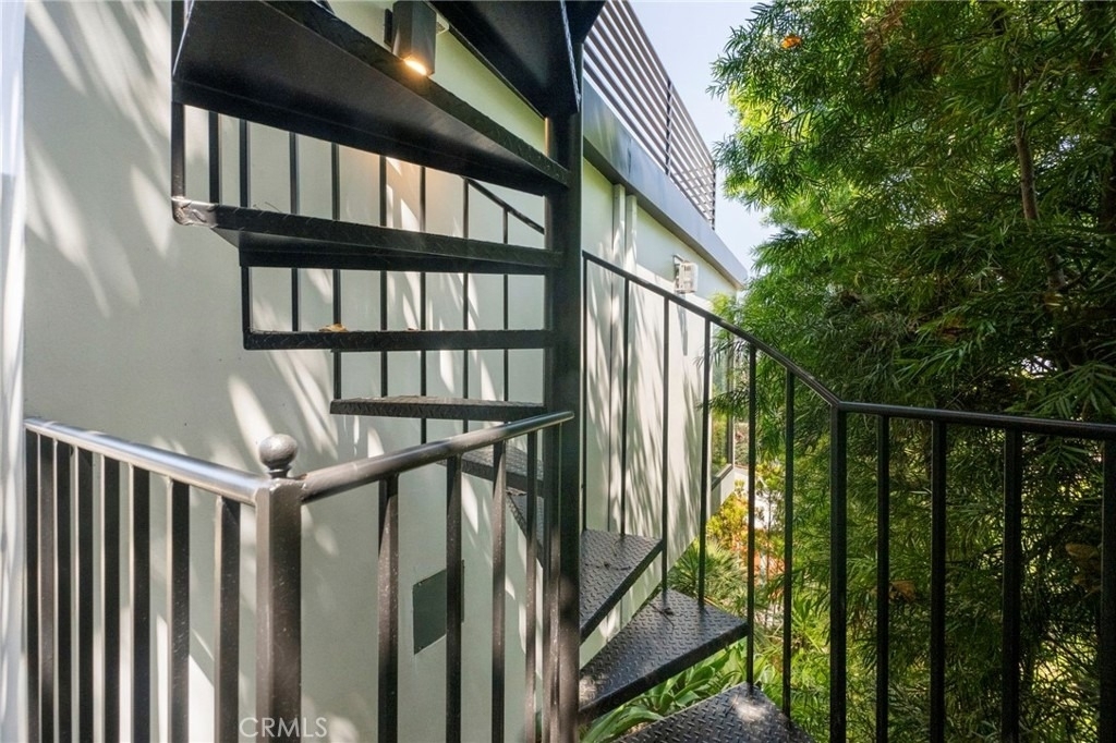 2033 Glencoe - Photo 30