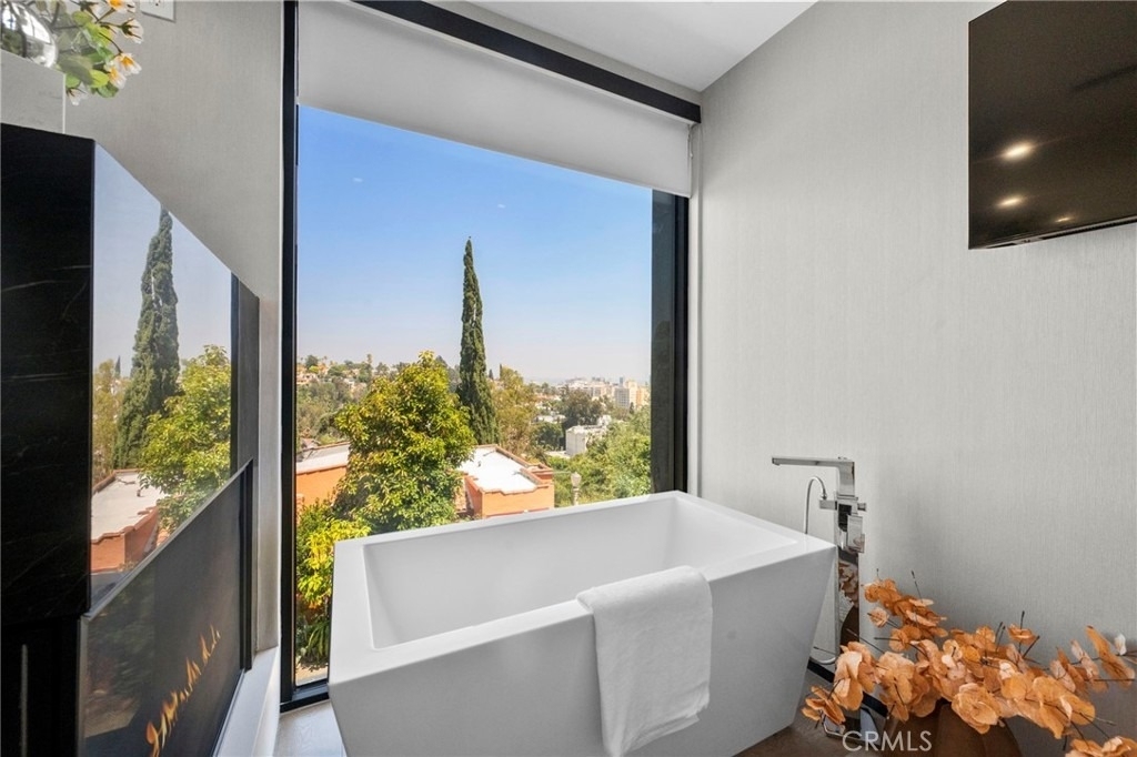 2033 Glencoe - Photo 10