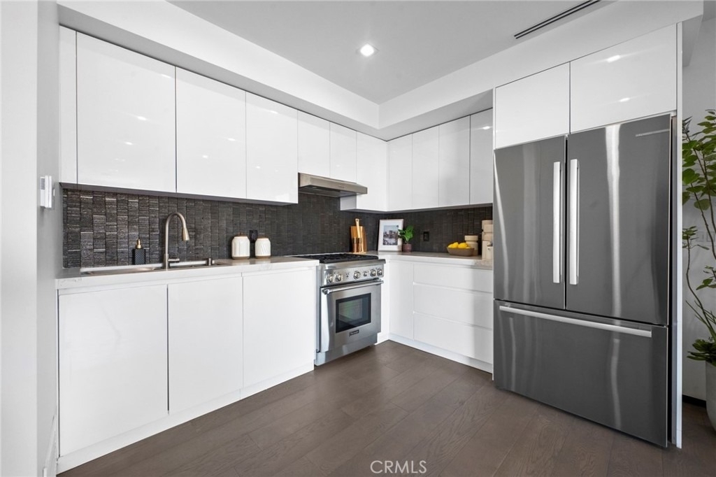 2033 Glencoe - Photo 23