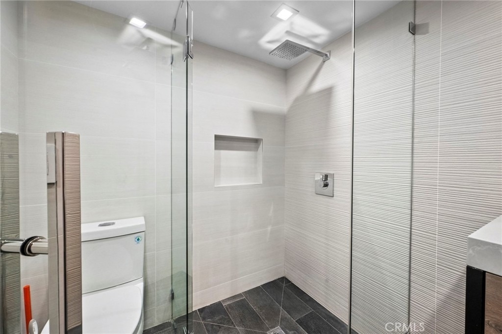 2033 Glencoe - Photo 35