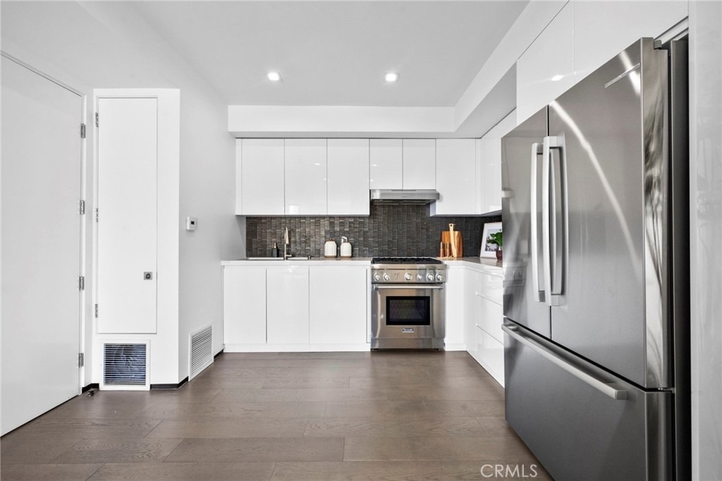 2033 Glencoe - Photo 22