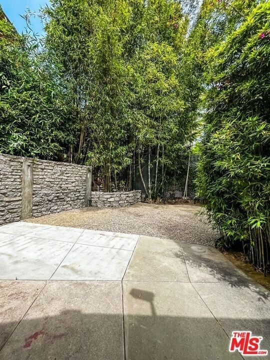 1233 Ozeta Terrace - Photo 36
