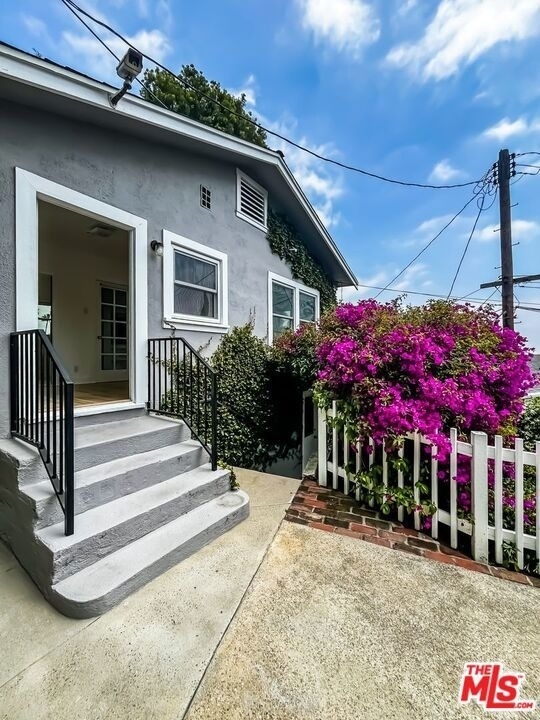 1233 Ozeta Terrace - Photo 18