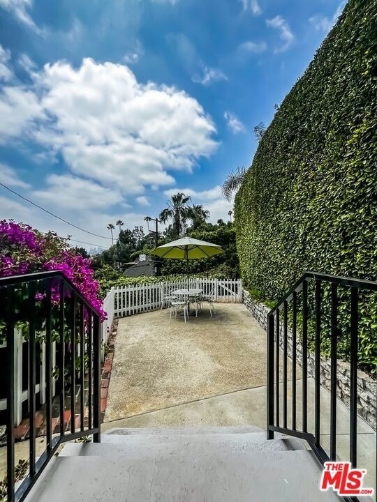 1233 Ozeta Terrace - Photo 17