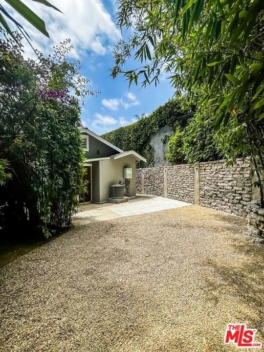 1233 Ozeta Terrace - Photo 37