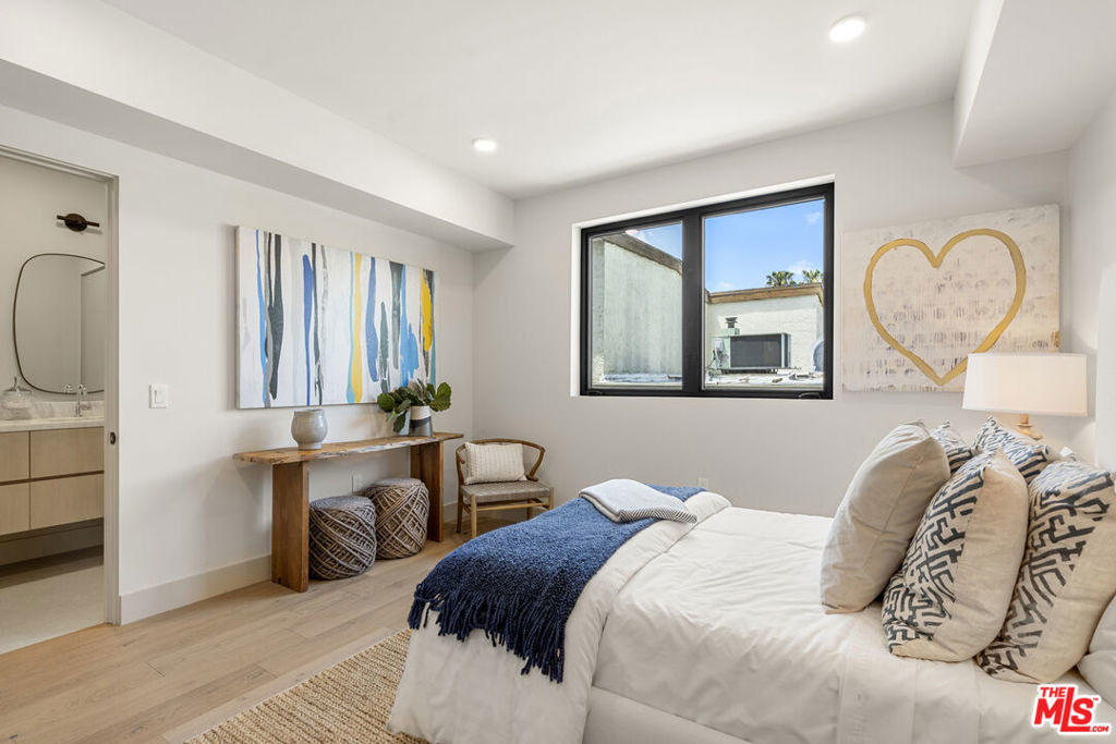 12304 Moorpark Street - Photo 32