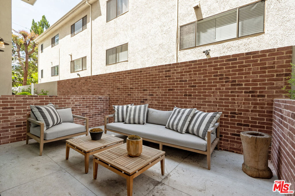 12304 Moorpark Street - Photo 16