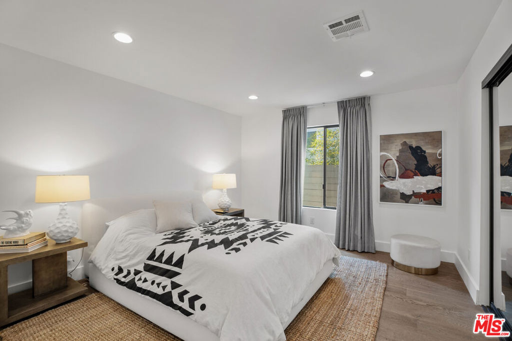 3526 Kelton Avenue - Photo 21