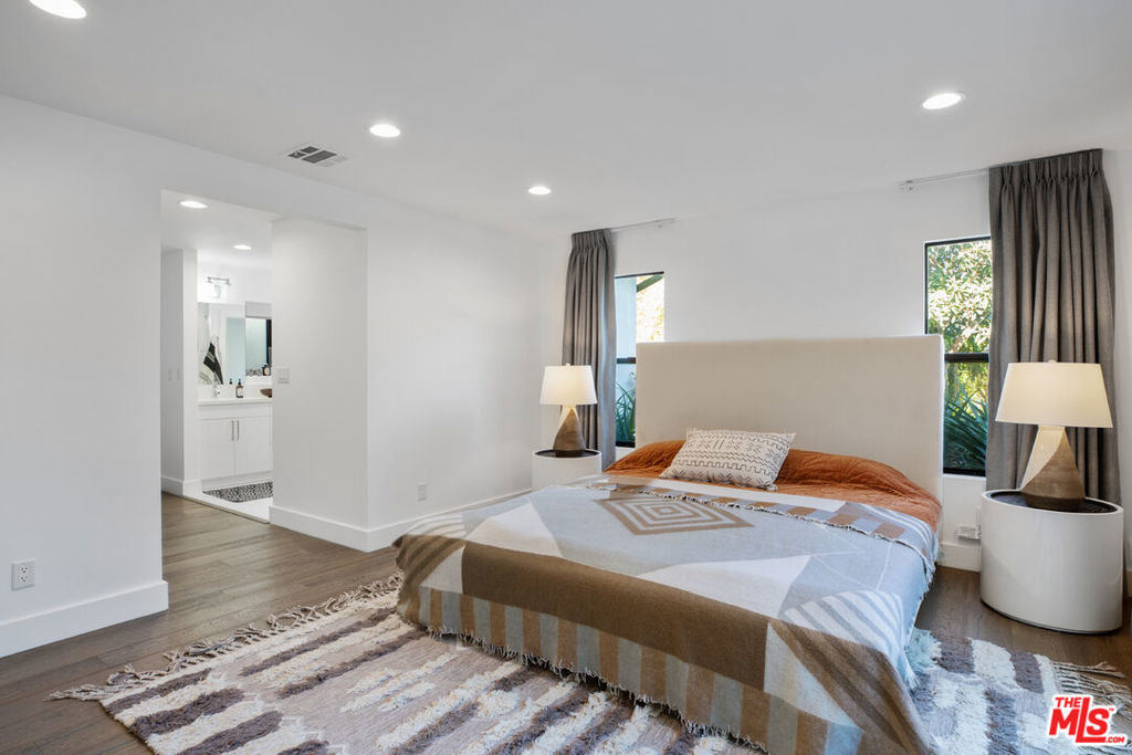 3526 Kelton Avenue - Photo 12