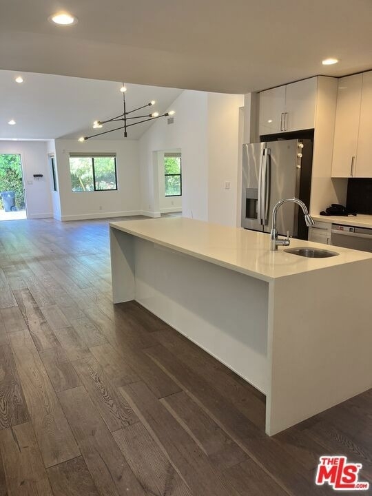3526 Kelton Avenue - Photo 8