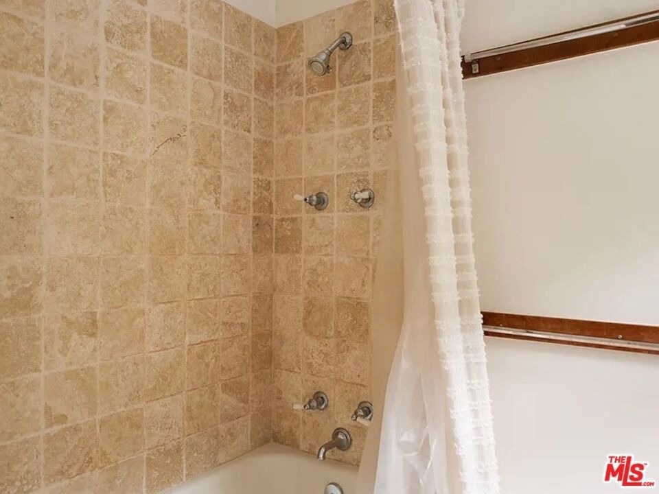 1322 N Beverly Glen Boulevard - Photo 8
