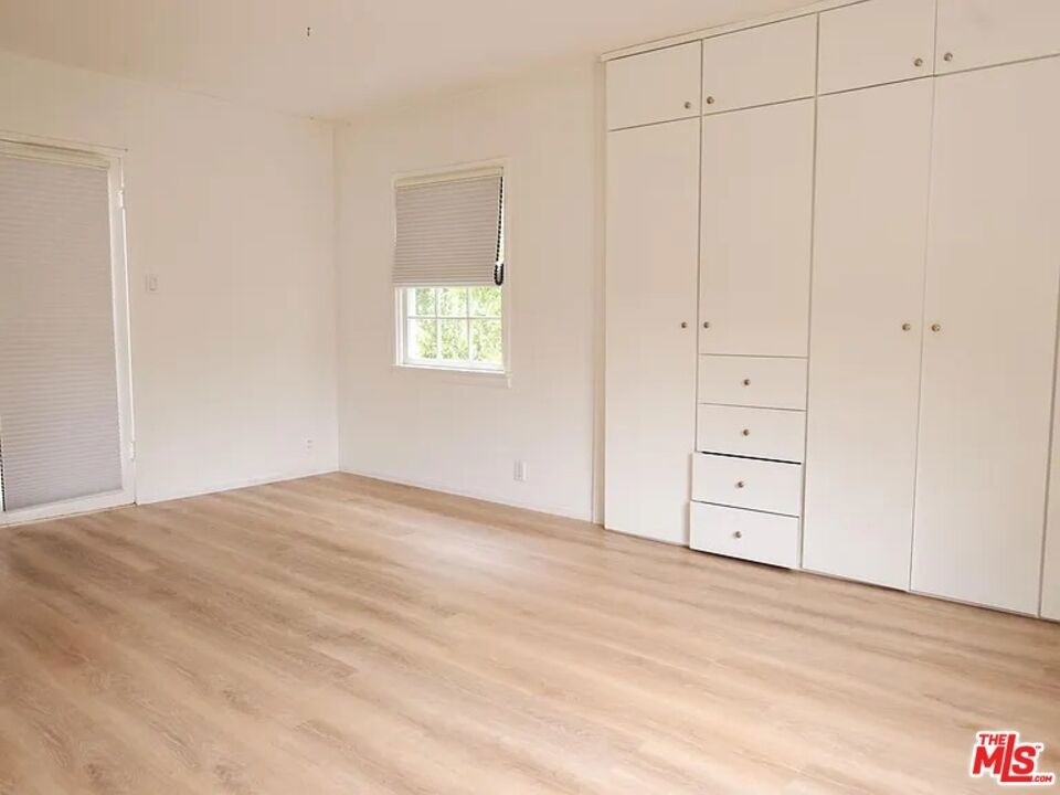1322 N Beverly Glen Boulevard - Photo 11
