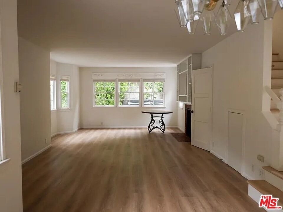 1322 N Beverly Glen Boulevard - Photo 2