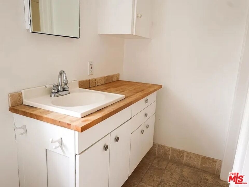 1322 N Beverly Glen Boulevard - Photo 7