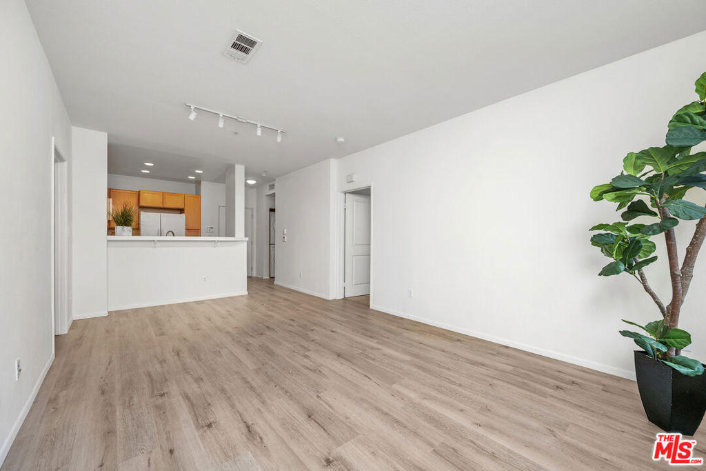 6400 Crescent Parkway - Photo 12