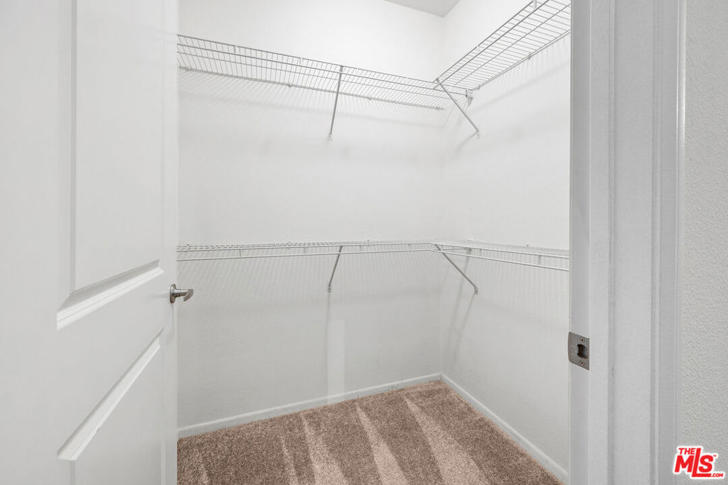 6400 Crescent Parkway - Photo 20