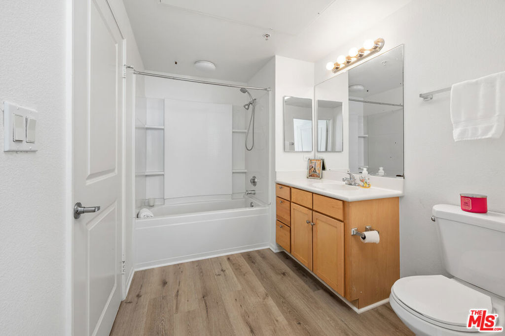 6400 Crescent Parkway - Photo 9